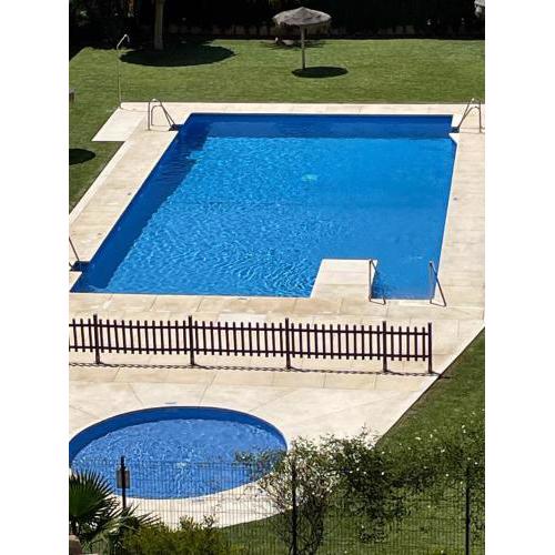 Encantador Piso con Terraza y Piscina