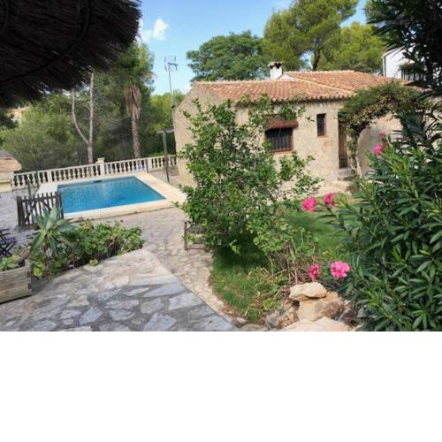 Encantadora Villa con piscina en el Montgó-Denia