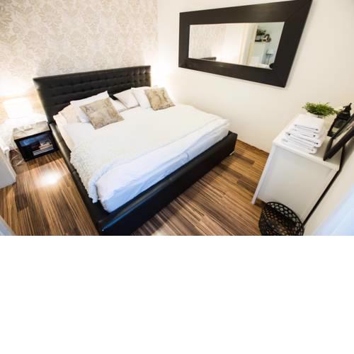 Enchanting apartment Sara in the real historical heart of Prague