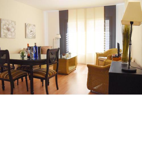 Encina's Home: Bonito apartamento de dos dormitorios cerca del centro histórico
