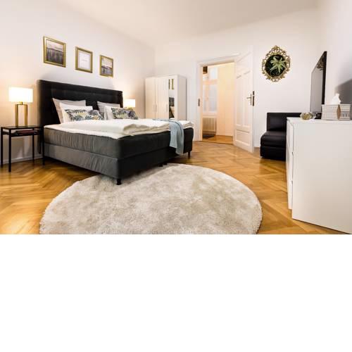 ENDEKA Square Apartments