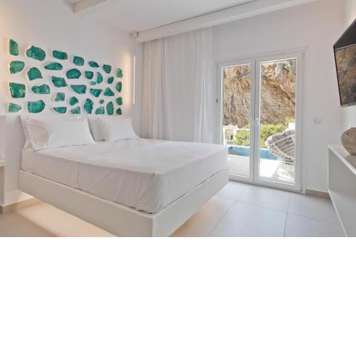 Enilion Luxury Suites