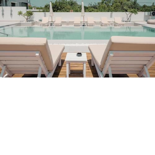 Ennea Suites-Frost suite