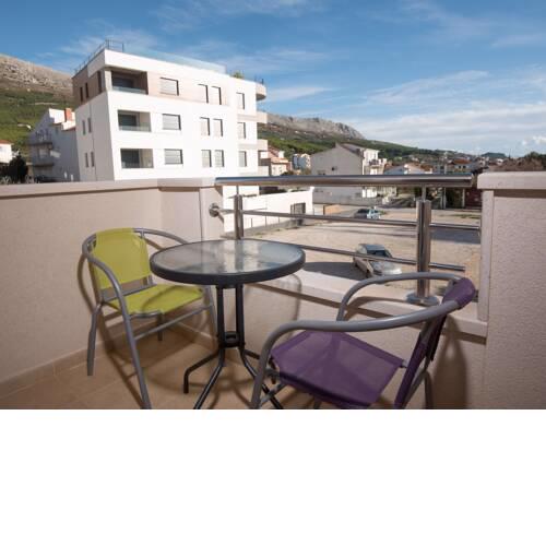 Enticing Apartment in Podstrana with Balcony