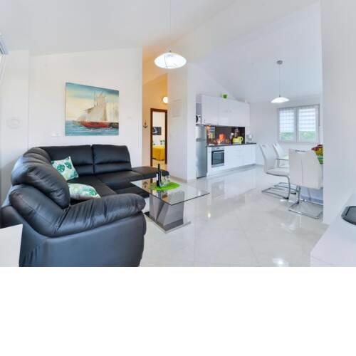 Enticing Apartment in Vir near Sea Beach