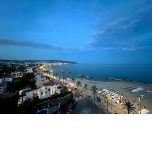 Entire Apartment , 2 Bedrooms Newly remodeled Center Sitges Barcelona