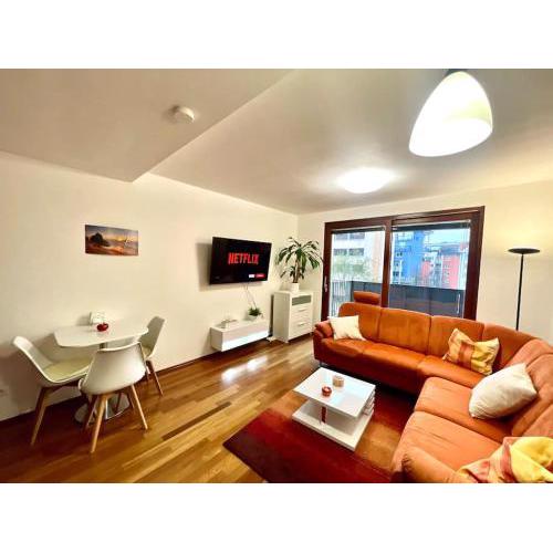 Entire Apartment-53m2, FREE PARKING, Prague City Center 10 Minutes