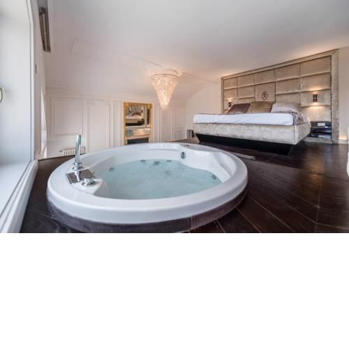 Enzo Capo Luxury Suites