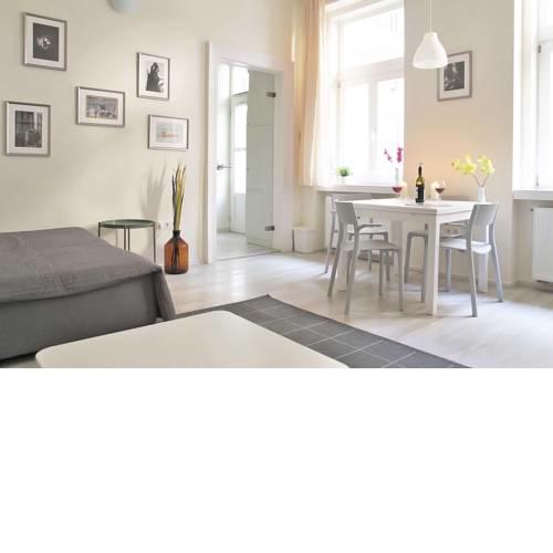 Eötvös Design Apartment