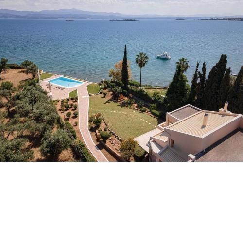 Eretria Luxurious Seafront Villa