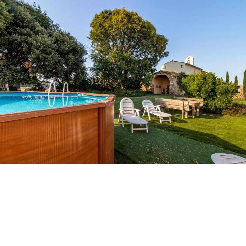Ermita de Santa Llúcia Casa rural histórica en el Alt Empordà