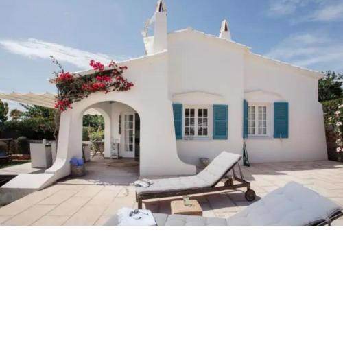 Es Chalet