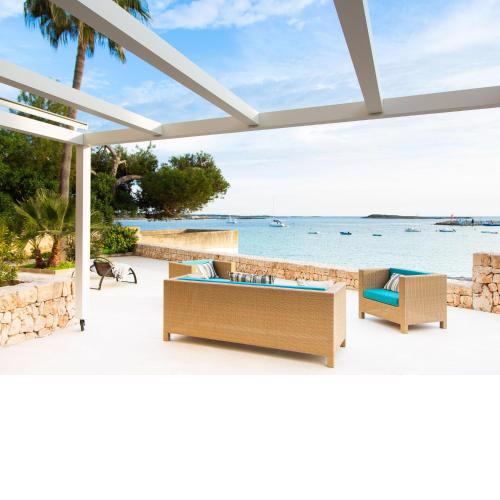 Es turó, luxury beachfront apartment in Colonia San Jordi