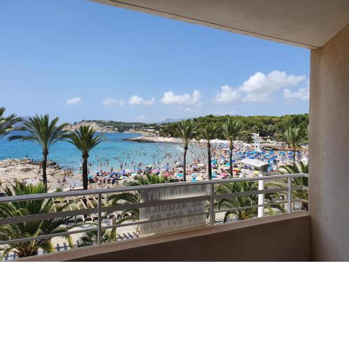 ESPACIOSO APARTAMENTO EN PRIMERA LÍNEA DEL MAR
