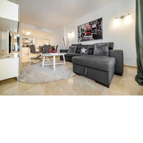 Espanhouse Elvis apartment