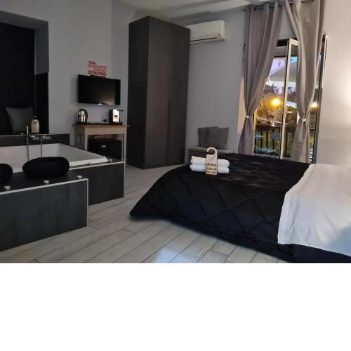 ESPOSITO PLAZA- ROOMS & SUITE