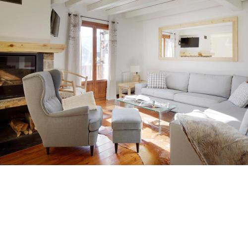 Esquirós by FeelFree Rentals