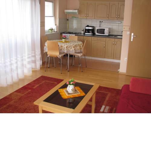 Estella Apartman