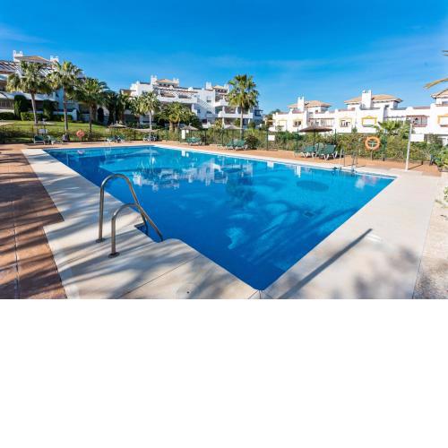 Estepona apartment with terrace and pool Ref M16