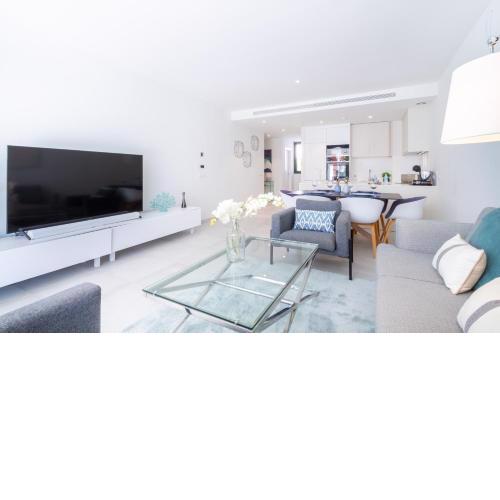 Estepona Cortijo del Golf Bright Modern Apartment