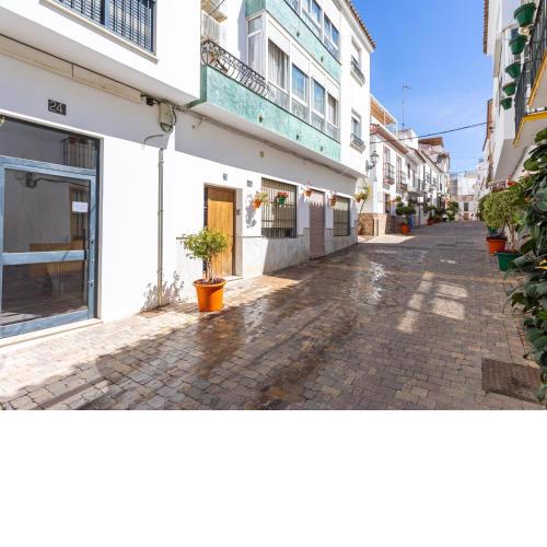 Estepona Elegance Apartment by GHR Rentals
