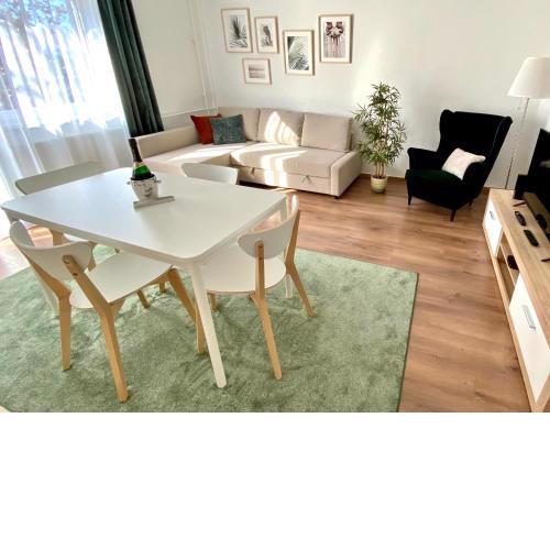 Esther Apartman Tatabánya