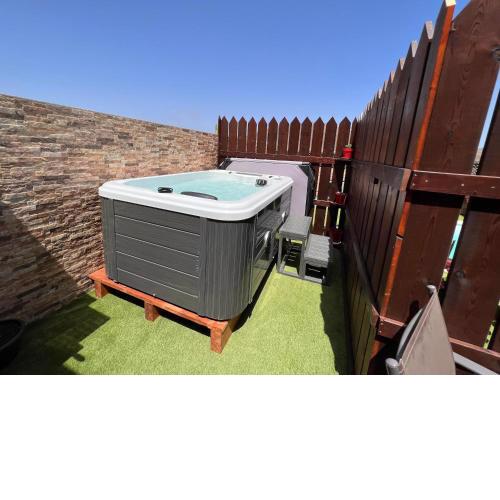 Estudio Agradable, Con Jacuzzi, Terraza y Barbacoa, Totalmente independiente