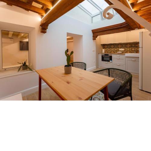 Estudio Amor BRUJO by Cadiz4Rentals