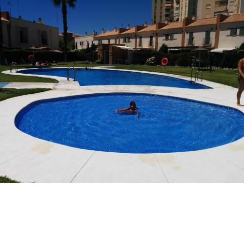 ESTUDIO CON PISCINA Y GARAJE A 100 Mtr DE LA PLAYA