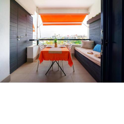 Estudio con terraza vista mar