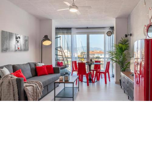 Estudio en 1ª linea con vistas al puerto deportivo by InsideHome
