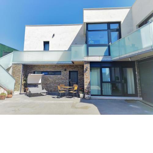 Estudios con cocina y habitaciones sin cocina Playa de Covachos