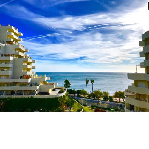 Estudios y Apartamentos Benal Beach