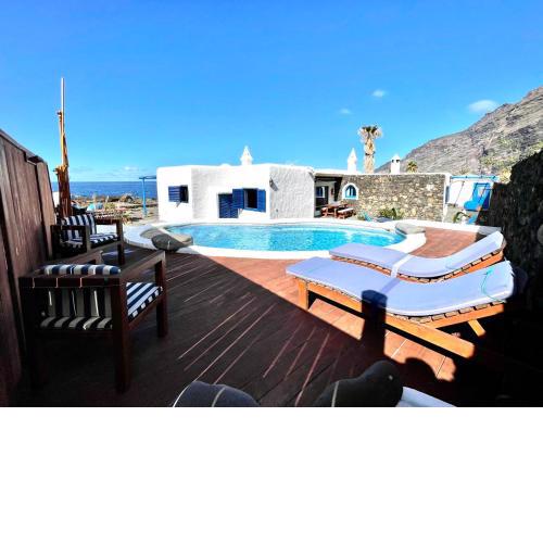 Estupenda Villa con piscina privada, chimenea, frente al mar, El Hierro