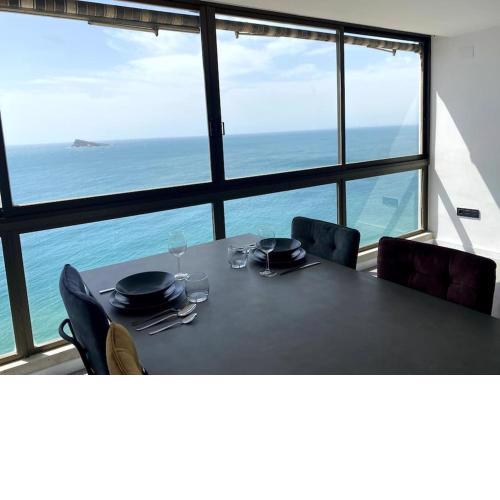 Estupendo apartamento en planta 23 primera línea