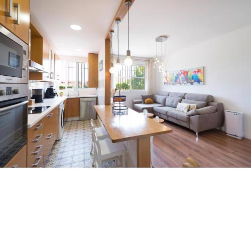 Estupendo apartamento en segunda línea de playa & priv parking