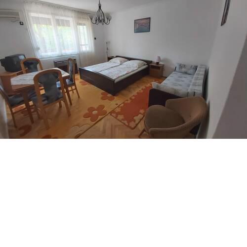 Eszti Apartman