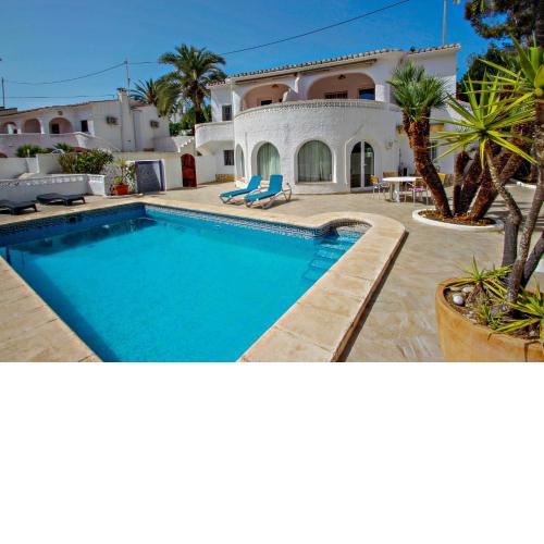 Eugeni - holiday home with private swimming pool in Benissa