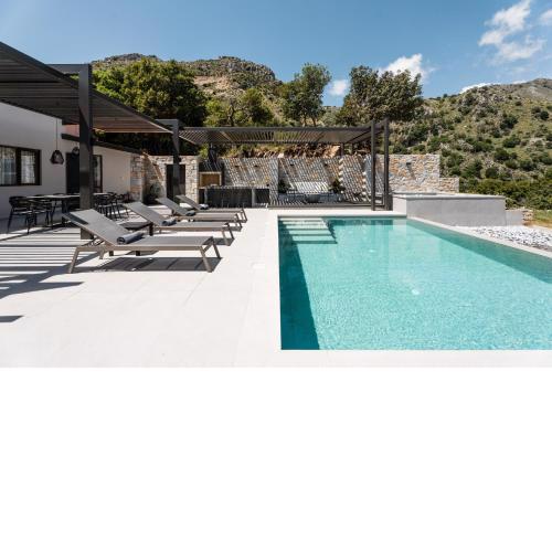 Eumelia Iconic Villa, with Heated Pool & Whirlpool, By ThinkVilla