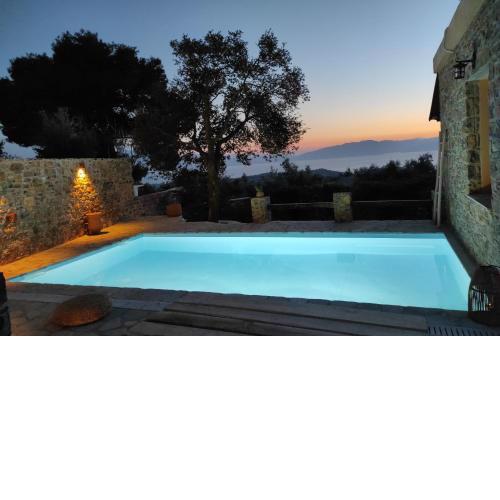 Evia Family House