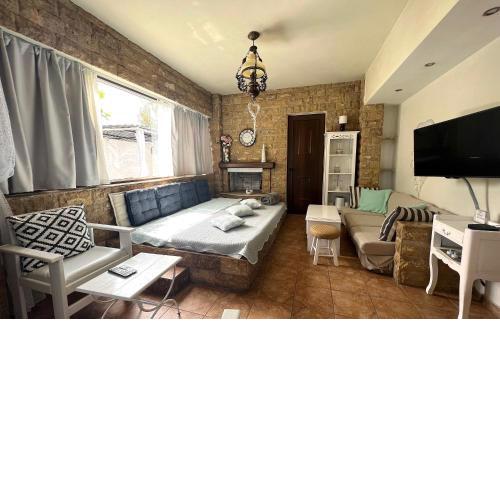 Evi's Afandou Suite