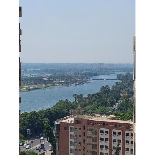 شقة فندقية بكورنيش المعادي بجوار اكاديمية السادات لأسر وعائلات excellent apartment In Cornish elmaadi nile view