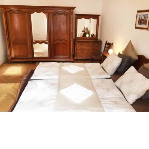 Excellent Old Town Apartment