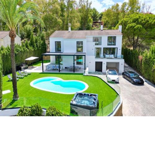 Exceptional 5 bedroom villa Golf Valley RDR341