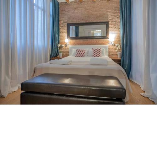 Exclusive 2 bedroom apartment in the city center