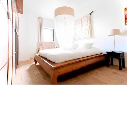 Exclusive and luminous apartment with stunning patio