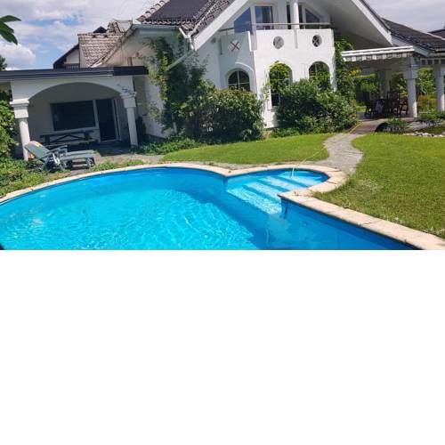 Exclusive Apartment In Villa with Private Garden