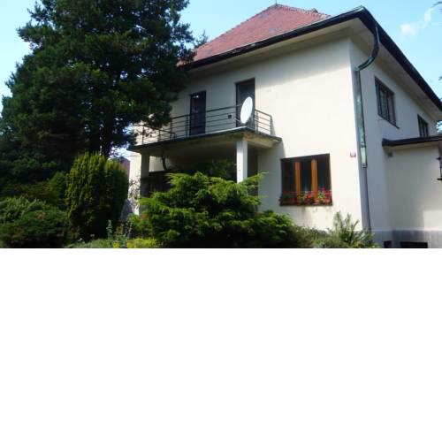 Exclusive apartment in villa