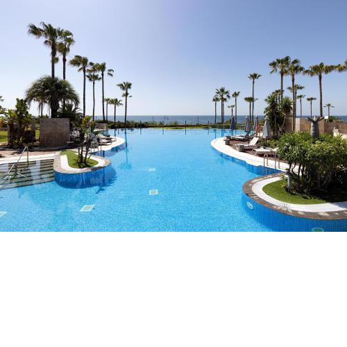 Exclusive frontline beach penthouse