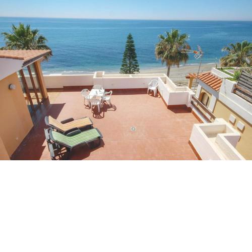 Exclusive penthouse on the beachfront